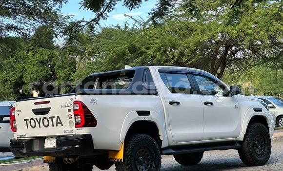 Nunua Imported Toyota Hilux Nyeupe Gari ndani ya Dar es Salaam nchini Dar es Salaam Nunua Imported Toyota Hilux Nyeupe Gari ndani ya Dar es Salaam nchini Dar es Salaam