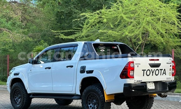 Nunua Imported Toyota Hilux Nyeupe Gari ndani ya Dar es Salaam nchini Dar es Salaam Nunua Imported Toyota Hilux Nyeupe Gari ndani ya Dar es Salaam nchini Dar es Salaam