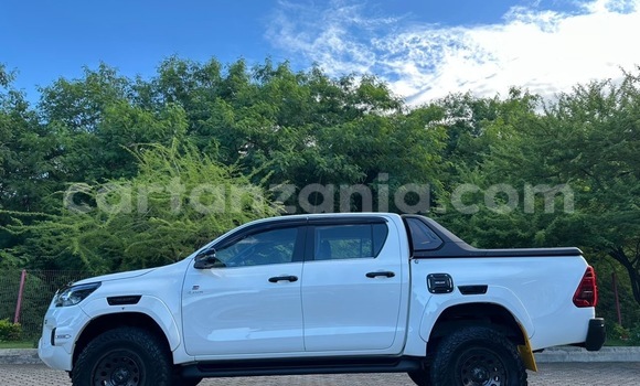 Nunua Imported Toyota Hilux Nyeupe Gari ndani ya Dar es Salaam nchini Dar es Salaam Nunua Imported Toyota Hilux Nyeupe Gari ndani ya Dar es Salaam nchini Dar es Salaam