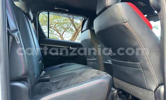 Nunua Imported Toyota Hilux Nyeupe Gari ndani ya Dar es Salaam nchini Dar es Salaam Nunua Imported Toyota Hilux Nyeupe Gari ndani ya Dar es Salaam nchini Dar es Salaam