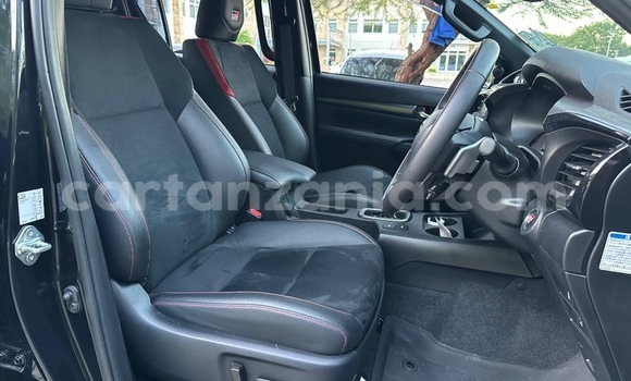 Nunua Imported Toyota Hilux Nyeusi Gari ndani ya Dar es Salaam nchini Dar es Salaam Nunua Imported Toyota Hilux Nyeusi Gari ndani ya Dar es Salaam nchini Dar es Salaam