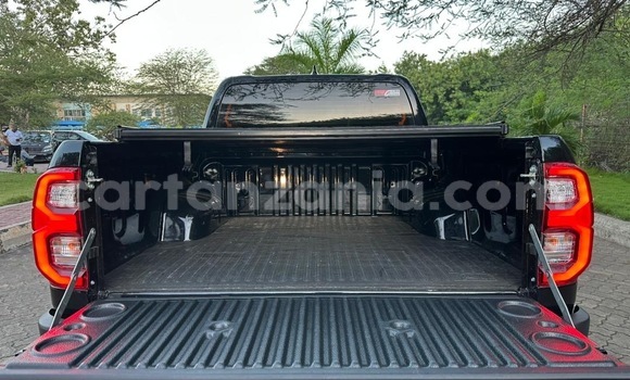 Nunua Imported Toyota Hilux Nyeusi Gari ndani ya Dar es Salaam nchini Dar es Salaam Nunua Imported Toyota Hilux Nyeusi Gari ndani ya Dar es Salaam nchini Dar es Salaam