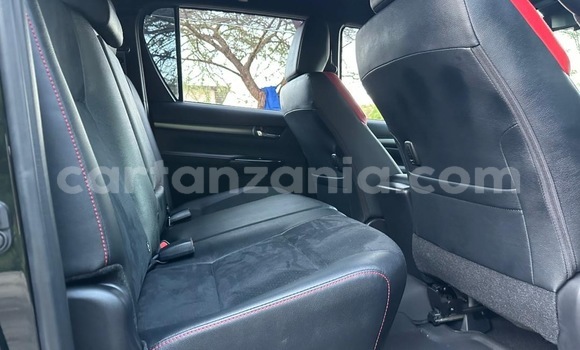 Nunua Imported Toyota Hilux Nyeusi Gari ndani ya Dar es Salaam nchini Dar es Salaam Nunua Imported Toyota Hilux Nyeusi Gari ndani ya Dar es Salaam nchini Dar es Salaam
