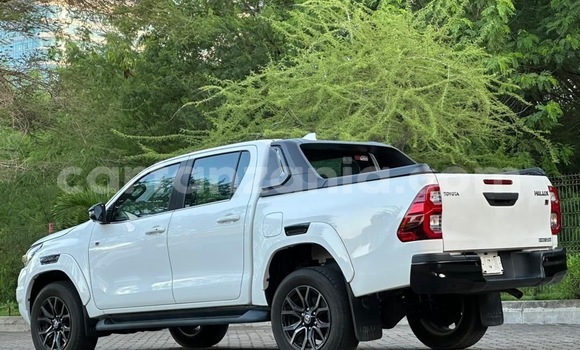 Nunua Imported Toyota Hilux Nyeupe Gari ndani ya Dar es Salaam nchini Dar es Salaam Nunua Imported Toyota Hilux Nyeupe Gari ndani ya Dar es Salaam nchini Dar es Salaam