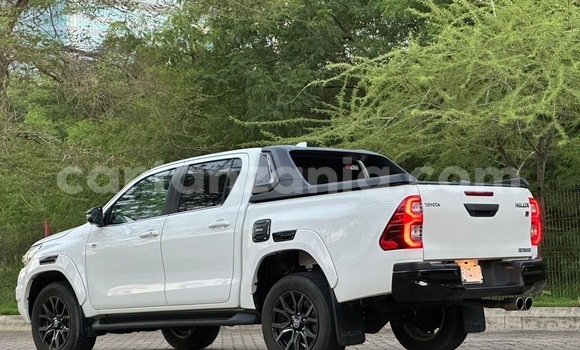 Nunua Imported Toyota Hilux Nyeupe Gari ndani ya Dar es Salaam nchini Dar es Salaam Nunua Imported Toyota Hilux Nyeupe Gari ndani ya Dar es Salaam nchini Dar es Salaam