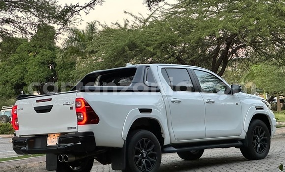 Nunua Imported Toyota Hilux Nyeupe Gari ndani ya Dar es Salaam nchini Dar es Salaam Nunua Imported Toyota Hilux Nyeupe Gari ndani ya Dar es Salaam nchini Dar es Salaam