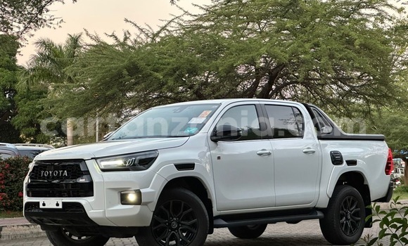 Nunua Imported Subaru Forester Nyeupe Gari ndani ya Dar es Salaam nchini Dar es Salaam Nunua Imported Subaru Forester Nyeupe Gari ndani ya Dar es Salaam nchini Dar es Salaam