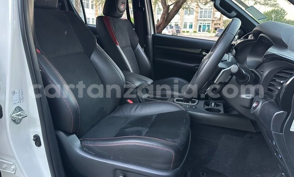 Nunua Imported Subaru Forester Nyeupe Gari ndani ya Dar es Salaam nchini Dar es Salaam Nunua Imported Subaru Forester Nyeupe Gari ndani ya Dar es Salaam nchini Dar es Salaam