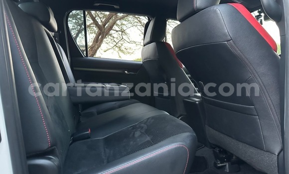 Nunua Imported Subaru Forester Nyeupe Gari ndani ya Dar es Salaam nchini Dar es Salaam Nunua Imported Subaru Forester Nyeupe Gari ndani ya Dar es Salaam nchini Dar es Salaam