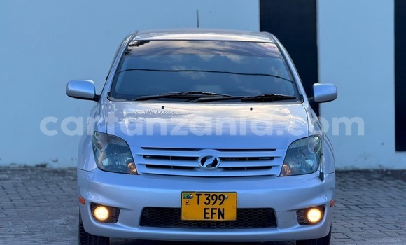 Buy Used Toyota IST Silver Car in Dar es Salaam in Dar es Salaam