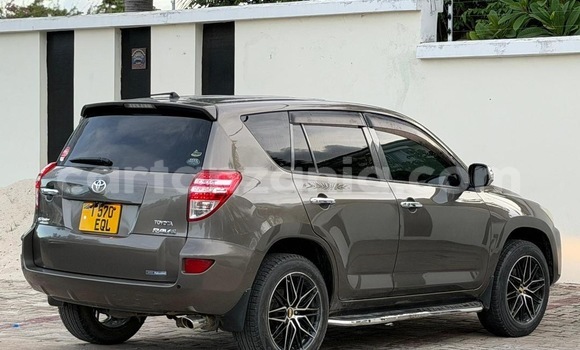 Nunua Ilio tumika Toyota RAV4 Nyingine Gari ndani ya Dar es Salaam nchini Dar es Salaam Nunua Ilio tumika Toyota RAV4 Nyingine Gari ndani ya Dar es Salaam nchini Dar es Salaam