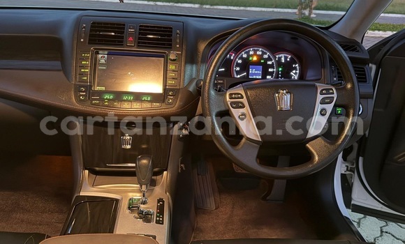 Buy Used Toyota Crown White Car in Dar es Salaam in Dar es Salaam Buy Used Toyota Crown White Car in Dar es Salaam in Dar es Salaam