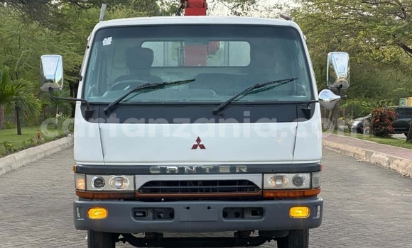 Buy Import Mitsubishi Fuso Fighter White Truck in Dar es Salaam in Dar es Salaam