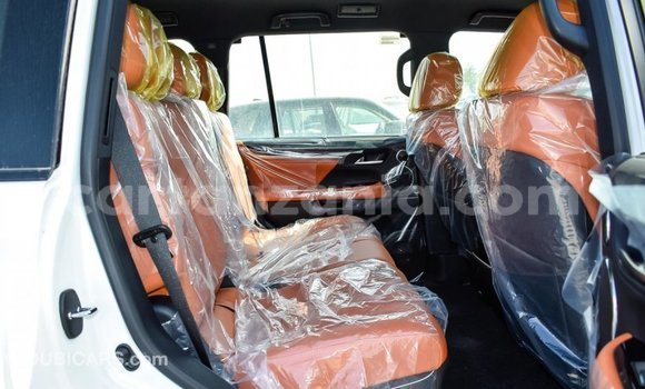 Nunua Imported Lexus LX Nyeupe Gari ndani ya Import - Dubai nchini Arusha Nunua Imported Lexus LX Nyeupe Gari ndani ya Import - Dubai nchini Arusha