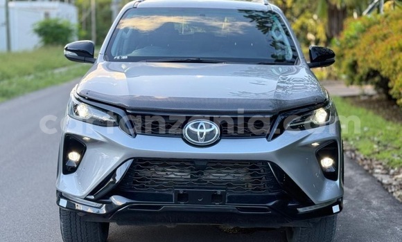 Nunua Imported Toyota Fortuner Nyingine Gari ndani ya Dar es Salaam nchini Dar es Salaam Nunua Imported Toyota Fortuner Nyingine Gari ndani ya Dar es Salaam nchini Dar es Salaam