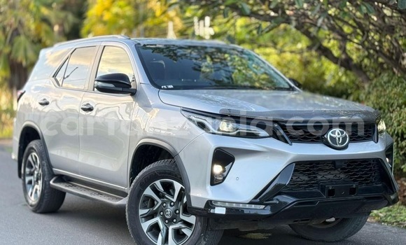 Nunua Imported Toyota Fortuner Nyingine Gari ndani ya Dar es Salaam nchini Dar es Salaam Nunua Imported Toyota Fortuner Nyingine Gari ndani ya Dar es Salaam nchini Dar es Salaam