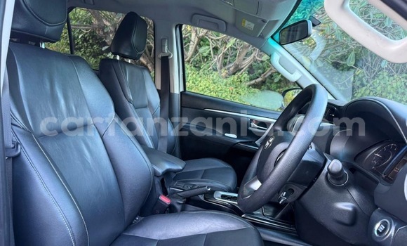 Nunua Imported Toyota Fortuner Nyingine Gari ndani ya Dar es Salaam nchini Dar es Salaam Nunua Imported Toyota Fortuner Nyingine Gari ndani ya Dar es Salaam nchini Dar es Salaam