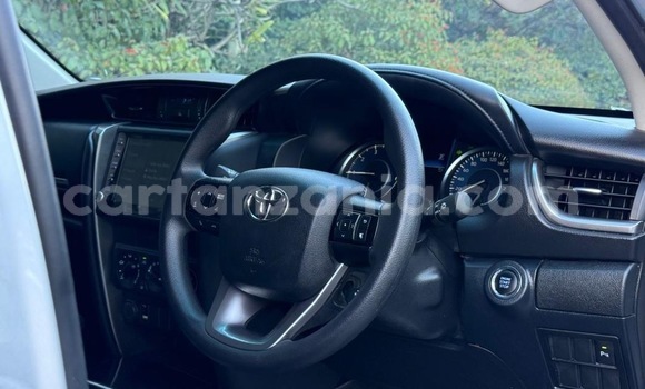 Nunua Imported Toyota Fortuner Nyingine Gari ndani ya Dar es Salaam nchini Dar es Salaam Nunua Imported Toyota Fortuner Nyingine Gari ndani ya Dar es Salaam nchini Dar es Salaam