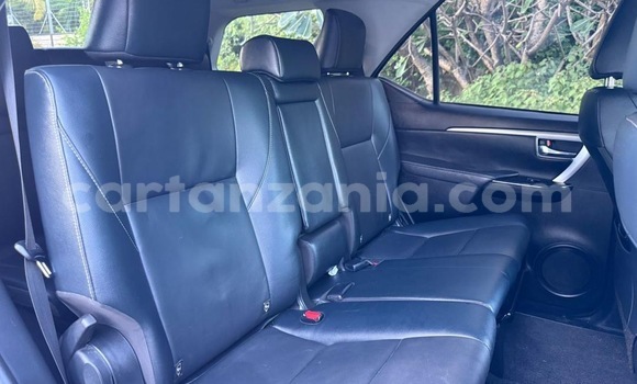 Nunua Imported Toyota Fortuner Nyingine Gari ndani ya Dar es Salaam nchini Dar es Salaam Nunua Imported Toyota Fortuner Nyingine Gari ndani ya Dar es Salaam nchini Dar es Salaam