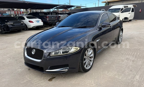 Nunua Ilio tumika Jaguar F-Pace Nyeusi Gari ndani ya Dar es Salaam nchini Dar es Salaam Nunua Ilio tumika Jaguar F-Pace Nyeusi Gari ndani ya Dar es Salaam nchini Dar es Salaam