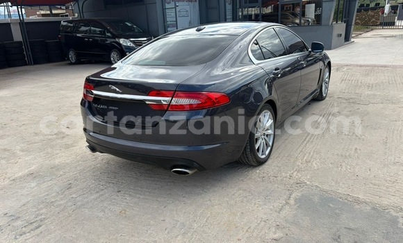 Nunua Ilio tumika Jaguar F-Pace Nyeusi Gari ndani ya Dar es Salaam nchini Dar es Salaam Nunua Ilio tumika Jaguar F-Pace Nyeusi Gari ndani ya Dar es Salaam nchini Dar es Salaam