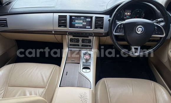 Nunua Ilio tumika Jaguar F-Pace Nyeusi Gari ndani ya Dar es Salaam nchini Dar es Salaam Nunua Ilio tumika Jaguar F-Pace Nyeusi Gari ndani ya Dar es Salaam nchini Dar es Salaam