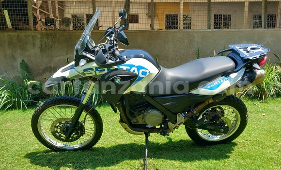 Nunua Ilio tumika BMW F 650 Nyeupe Bike ndani ya Manispaa ya Moshi nchini Kilimanjaro Nunua Ilio tumika BMW F 650 Nyeupe Bike ndani ya Manispaa ya Moshi nchini Kilimanjaro