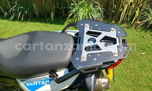 Nunua Ilio tumika BMW F 650 Nyeupe Bike ndani ya Manispaa ya Moshi nchini Kilimanjaro Nunua Ilio tumika BMW F 650 Nyeupe Bike ndani ya Manispaa ya Moshi nchini Kilimanjaro