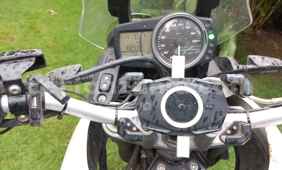 Nunua Ilio tumika BMW F 650 Nyeupe Bike ndani ya Manispaa ya Moshi nchini Kilimanjaro Nunua Ilio tumika BMW F 650 Nyeupe Bike ndani ya Manispaa ya Moshi nchini Kilimanjaro