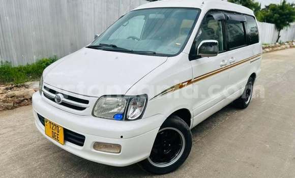 Buy Used Toyota Noah White Car in Kigamboni in Dar es Salaam Buy Used Toyota Noah White Car in Kigamboni in Dar es Salaam