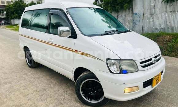 Buy Used Toyota Noah White Car in Kigamboni in Dar es Salaam Buy Used Toyota Noah White Car in Kigamboni in Dar es Salaam
