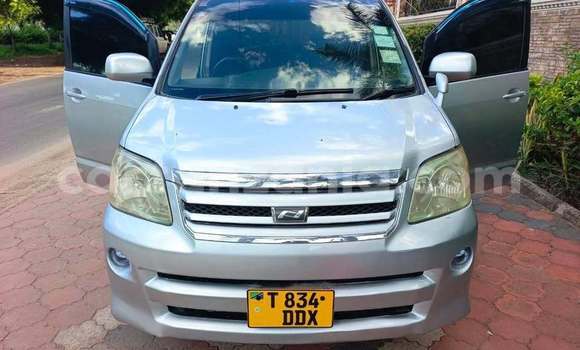 Buy Used Toyota Noah Other Car in Dar es Salaam in Dar es Salaam Buy Used Toyota Noah Other Car in Dar es Salaam in Dar es Salaam