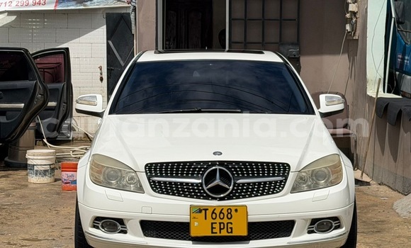 Buy Used Mercedes‒Benz C–Class White Car in Dar es Salaam in Dar es Salaam