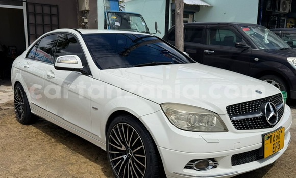 Nunua Ilio tumika Mercedes‒Benz C–Class Nyeupe Gari ndani ya Dar es Salaam nchini Dar es Salaam Nunua Ilio tumika Mercedes‒Benz C–Class Nyeupe Gari ndani ya Dar es Salaam nchini Dar es Salaam