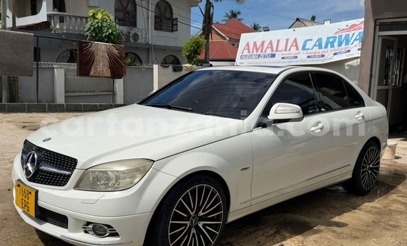 Nunua Ilio tumika Mercedes‒Benz C–Class Nyeupe Gari ndani ya Dar es Salaam nchini Dar es Salaam Nunua Ilio tumika Mercedes‒Benz C–Class Nyeupe Gari ndani ya Dar es Salaam nchini Dar es Salaam