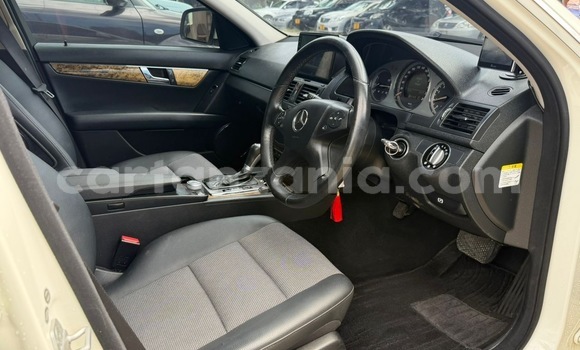 Nunua Ilio tumika Mercedes‒Benz C–Class Nyeupe Gari ndani ya Dar es Salaam nchini Dar es Salaam Nunua Ilio tumika Mercedes‒Benz C–Class Nyeupe Gari ndani ya Dar es Salaam nchini Dar es Salaam
