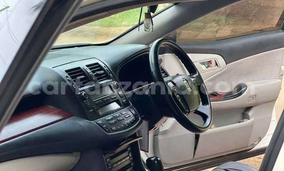 Buy Used Toyota Crown White Car in Dar es Salaam in Dar es Salaam Buy Used Toyota Crown White Car in Dar es Salaam in Dar es Salaam
