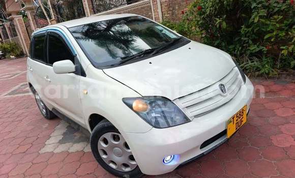 Buy Used Toyota IST White Car in Dar es Salaam in Dar es Salaam Buy Used Toyota IST White Car in Dar es Salaam in Dar es Salaam