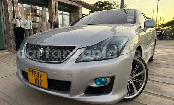 Buy Used Toyota Crown Silver Car in Dar es Salaam in Dar es Salaam Buy Used Toyota Crown Silver Car in Dar es Salaam in Dar es Salaam