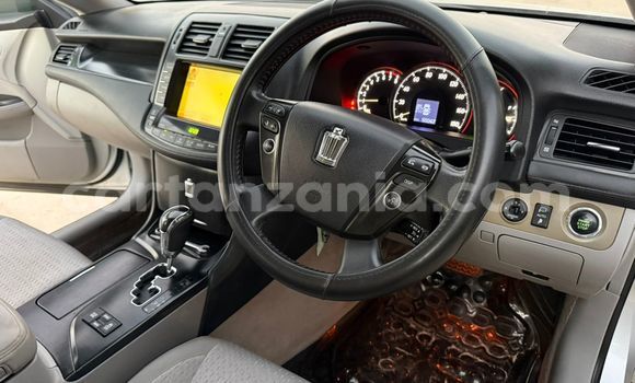 Buy Used Toyota Crown Silver Car in Dar es Salaam in Dar es Salaam Buy Used Toyota Crown Silver Car in Dar es Salaam in Dar es Salaam