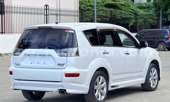 Buy Import Mitsubishi Outlander White Car in Dar es Salaam in Dar es Salaam Buy Import Mitsubishi Outlander White Car in Dar es Salaam in Dar es Salaam
