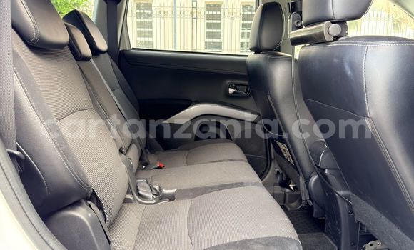 Buy Import Mitsubishi Outlander White Car in Dar es Salaam in Dar es Salaam Buy Import Mitsubishi Outlander White Car in Dar es Salaam in Dar es Salaam