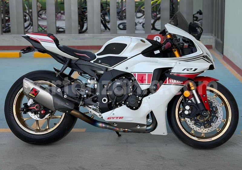 Big with watermark yamaha r1 arusha arusha 33069