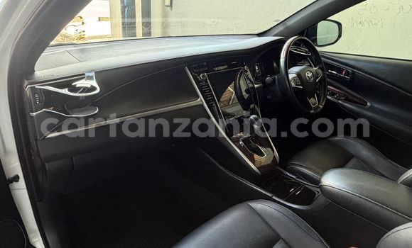 Nunua Mpya Toyota Harrier Nyeupe Gari ndani ya Dar es Salaam nchini Dar es Salaam