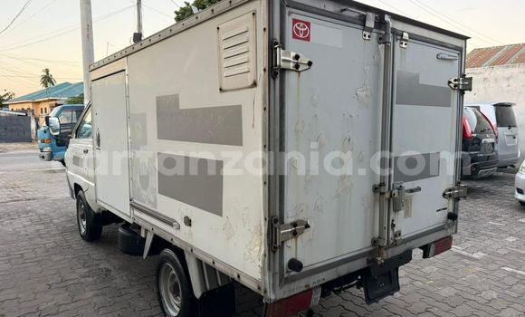 Buy Import Toyota Town Ace White Car in Dar es Salaam in Dar es Salaam Buy Import Toyota Town Ace White Car in Dar es Salaam in Dar es Salaam
