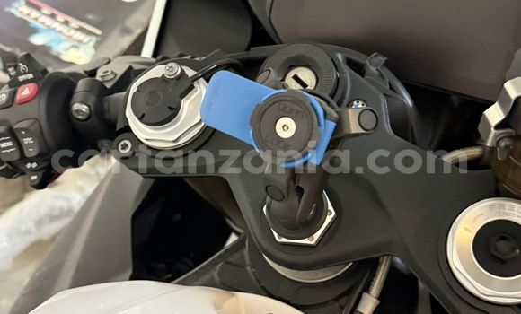 Nunua Ilio tumika BMW S 1000 Beige Bike ndani ya Arusha nchini Arusha Nunua Ilio tumika BMW S 1000 Beige Bike ndani ya Arusha nchini Arusha