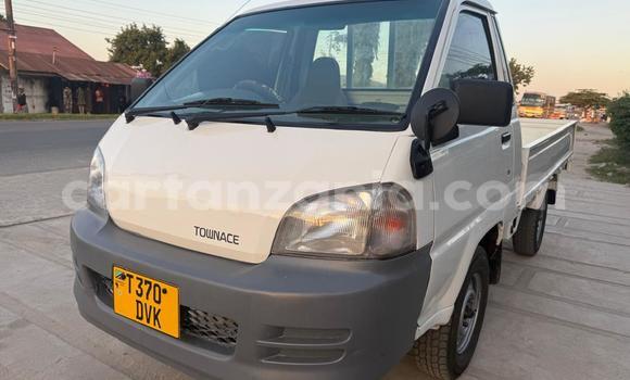 Buy Used Toyota Town Ace White Car in Dar es Salaam in Dar es Salaam