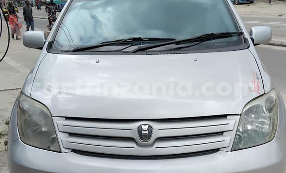 Buy Used Toyota IST Silver Car in Dar es Salaam in Dar es Salaam