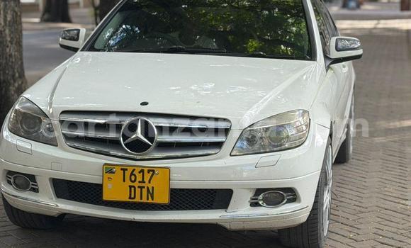 Nunua Ilio tumika Mercedes-Benz C-Classe Nyeupe Gari ndani ya Dar es Salaam nchini Dar es Salaam Nunua Ilio tumika Mercedes-Benz C-Classe Nyeupe Gari ndani ya Dar es Salaam nchini Dar es Salaam