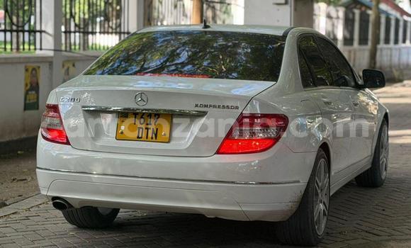 Nunua Ilio tumika Mercedes-Benz C-Classe Nyeupe Gari ndani ya Dar es Salaam nchini Dar es Salaam Nunua Ilio tumika Mercedes-Benz C-Classe Nyeupe Gari ndani ya Dar es Salaam nchini Dar es Salaam